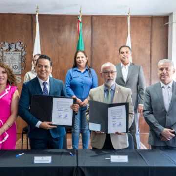 FIRMAN CONVENIO DE COLABORACIÓN Y VINCULACIÓN EL OSFAGS Y LA UAA