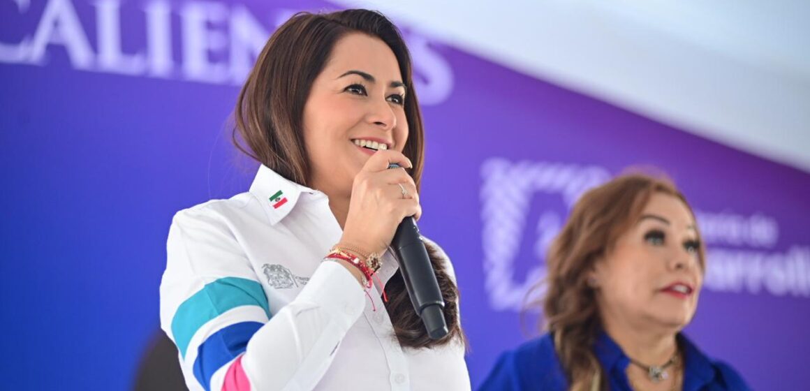 TERE JIMÉNEZ CELEBRA A NIÑAS Y NIÑOS DE MUNICIPIOS CON SORPRESAS Y REGALOS