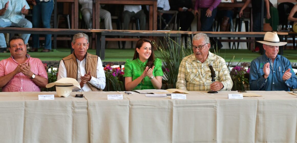 REFRENDA TERE JIMÉNEZ SU COMPROMISO CON EL SECTOR GANADERO DE AGUASCALIENTES