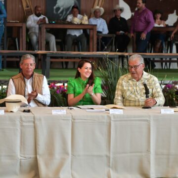 REFRENDA TERE JIMÉNEZ SU COMPROMISO CON EL SECTOR GANADERO DE AGUASCALIENTES